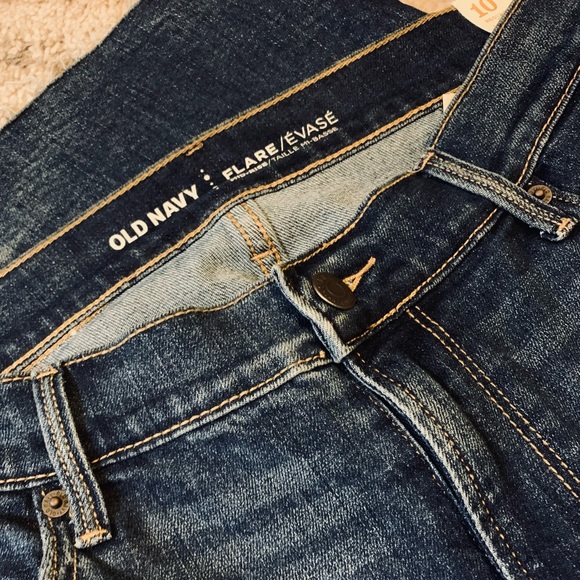 Old Navy Flare Fit Jeans - Picture 5 of 9